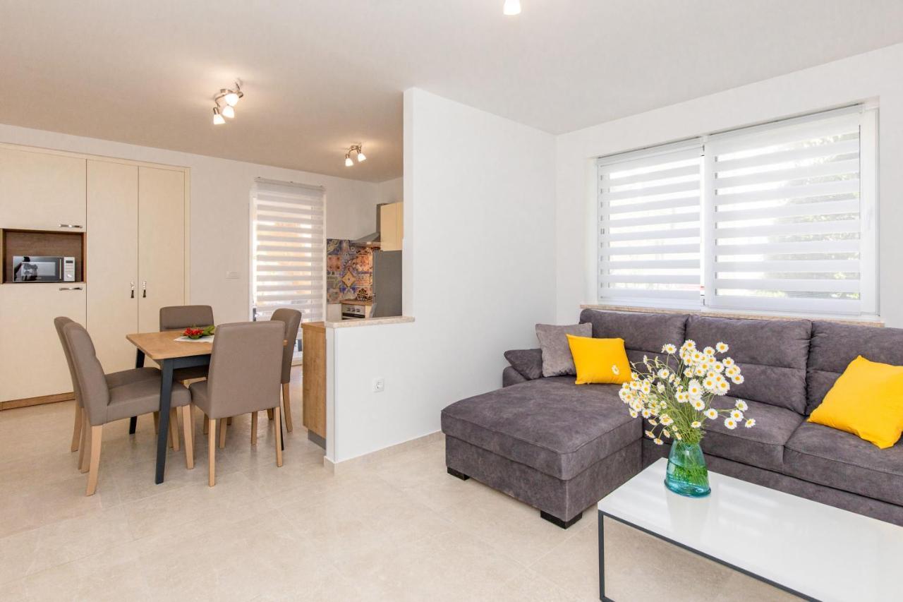 Apartman Ivona U Prizemlju Malinska Luaran gambar