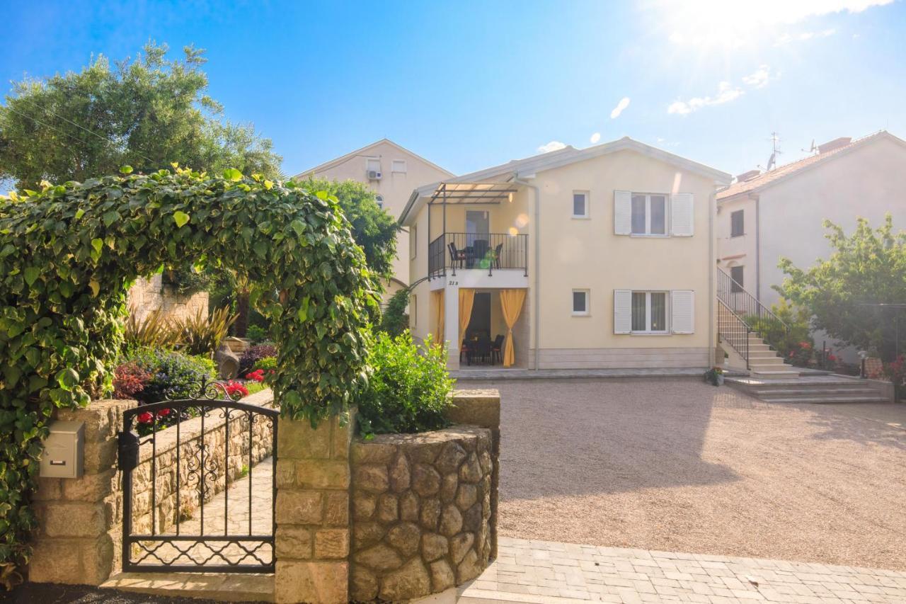 Apartman Ivona U Prizemlju Malinska Luaran gambar