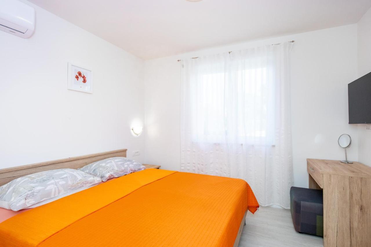 Apartman Ivona U Prizemlju Malinska Luaran gambar