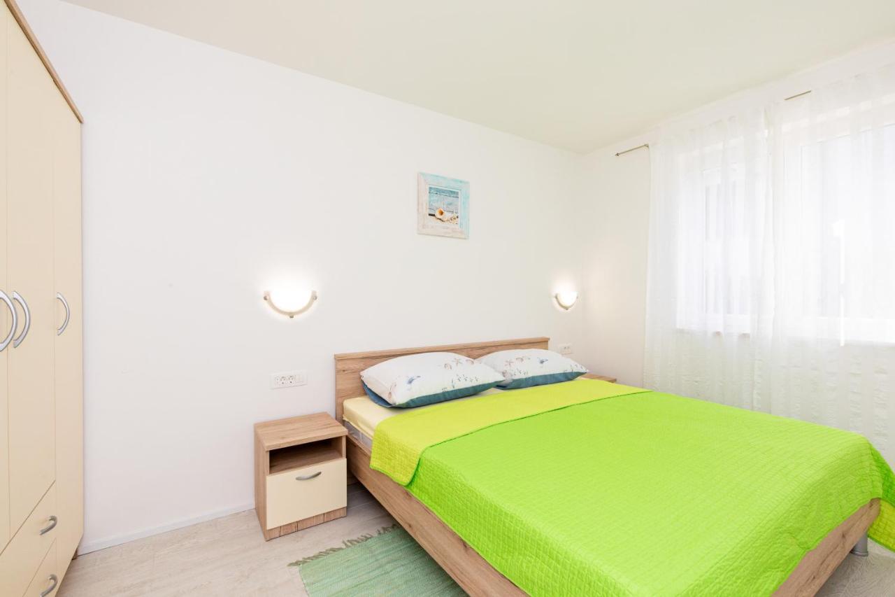 Apartman Ivona U Prizemlju Malinska Luaran gambar
