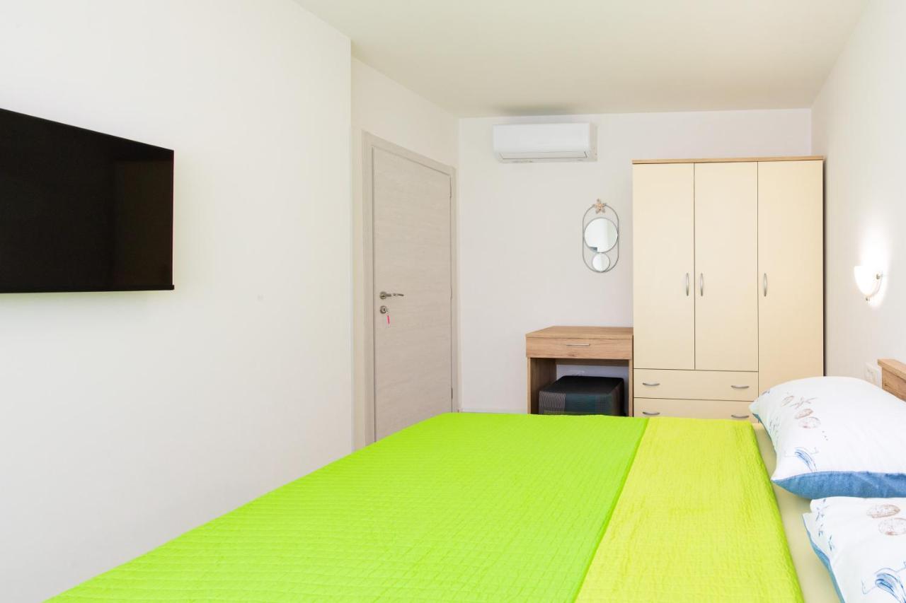 Apartman Ivona U Prizemlju Malinska Luaran gambar