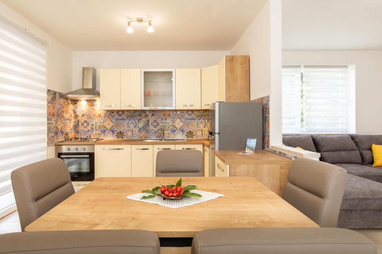 Apartman Ivona U Prizemlju Malinska Luaran gambar